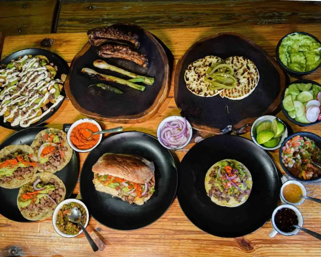 Sonoro Grill Quesadillas y Tortas Menú