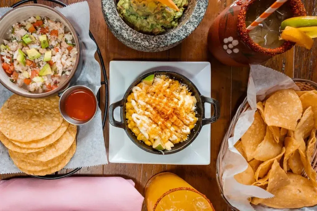 Chuck E Cheese Alitas y Más Menú