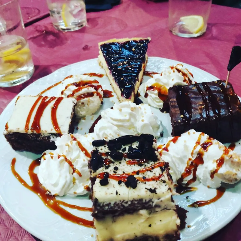 Pirates Burgers Postres Menú